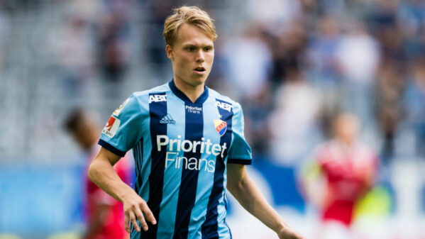 Augustinsson i ovan roll inför premiären