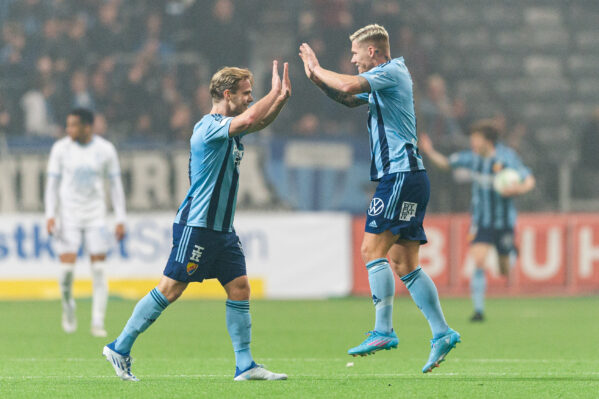 Straffar avgjorde när Mjällby AIF och Djurgården tog sig semifinal