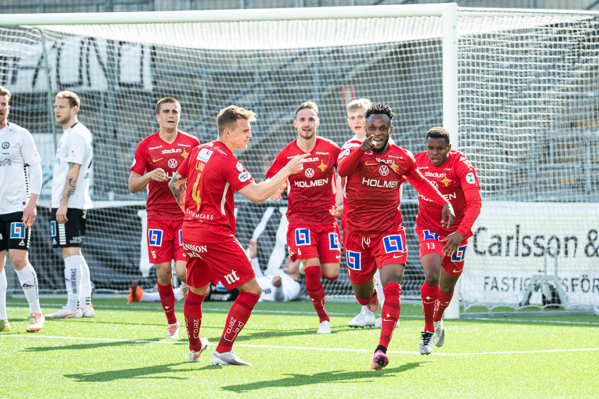 Peking och Degerfors vinnare i omstarten