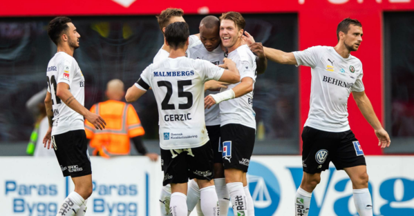 Strandberg med hattrick när ÖSK vann