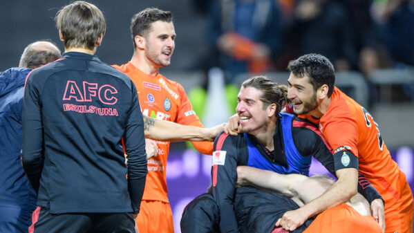 Straffar tog AFC till historisk final