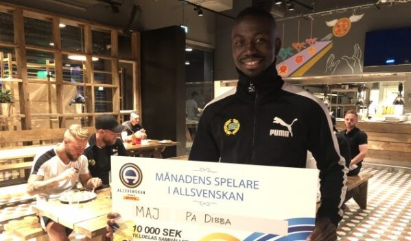 Pa Dibba ger pengar till Barndiabetesfonden