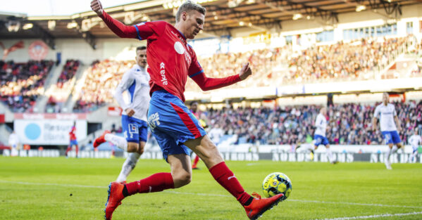 220 000 åskådare såg 87 mål under premiäromgångarna