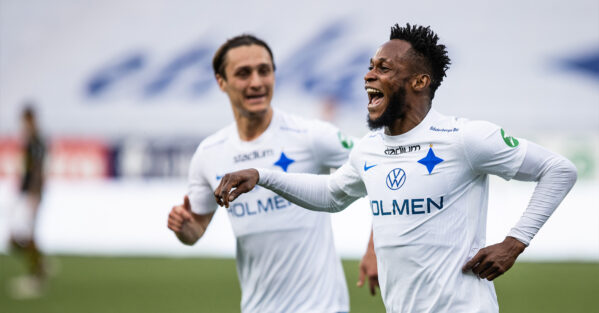 Adegbenro Pekings hjälte med dubbla nickmål