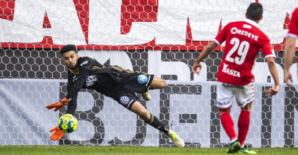 Mohlin straffräddade ÖFK i debuten