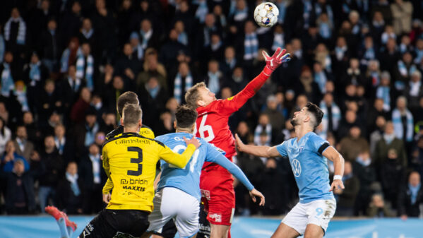 Spänningen ökar i toppen efter MFF:s kryss