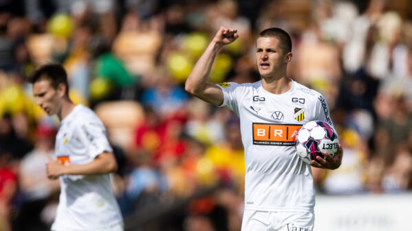 Häcken vände och vann på Strandvallen