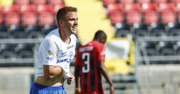 Sen Peking-seger i svängig match